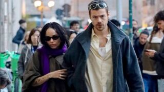 Хари Стайлс и Зоуи Кравиц диктуват модните тенденции! Палтата, за които всички говорят (СНИМКИ)