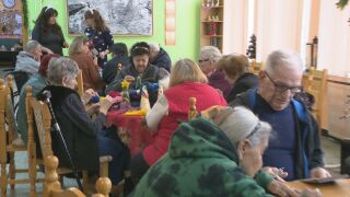 Снимка: В навечерието на Коледа в дом „Надежда“: Как най-възрастните посрещат празниците