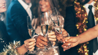 Снимка: Часове до 2026 г.: Свободни места в хотели и ресторанти за Нова година почти няма