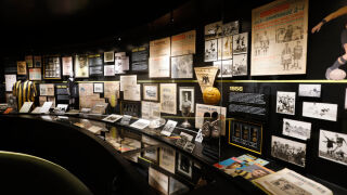 Отборът на бежанците и работниците приюти Мартин Георгиев