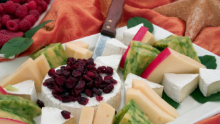 Пилешка салата с боровинки