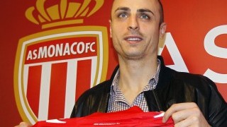 Монако преговаря с Бербатов за нов договор