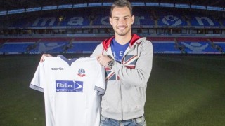 ВИЖТЕ КАК наш национал се заигра с английски фенове!