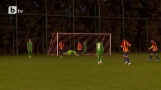 Валери Домовчийски продължава да бележи за Левски, 