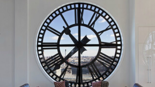 Дом на мечтите: Clock Tower Penthouse