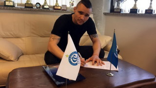 Виктор Генев подписа договор с Динамо (Минск)