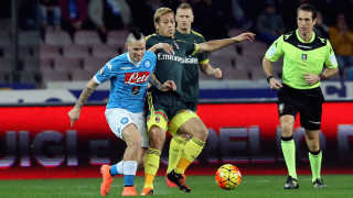 Защитаващ се до перфектност Милан спря Наполи за първото място (ВИДЕО)