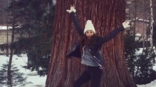 Никол Шерцингер подскача около Боянската църква (ВИДЕО)