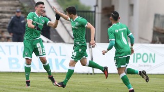 Плюнки и 2:2 в последната контрола на 