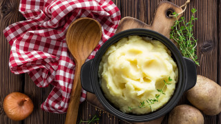 Не изхвърляйте обелките от картофи - овкусете пюрето с тях
