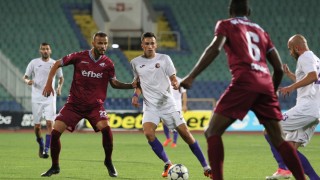 Зрелищно равенство между 