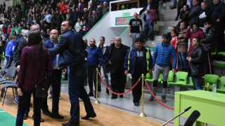 Псувни и плюнки по Папазов и 