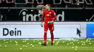 Дъжд от тенис топки по време на 