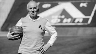 Напусна ни легендата Александър Манолов