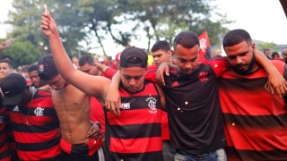 Стотици се сбогуваха с младите футболисти на 