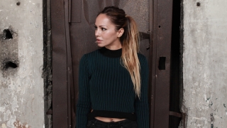 Неустоимата италианка Deborah De Luca идва на 8 март
