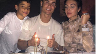 Рожденият ден на Роналдо: Любов, конфети и подарък за половин милион евро (ВИДЕО)