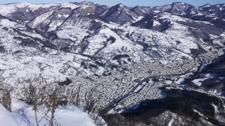 Снимка на деня: Поглед от връх Петрахиля в Тетевенския Балкан
