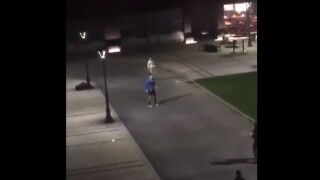 Да премериш сили с Джокович... посред нощ (ВИДЕО)