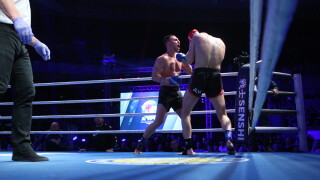 Атанас Божилов защити световната си титла по кикбокс във Варна (ВИДЕО)