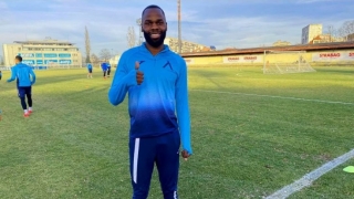 Крило от Нидерландия тренира с 