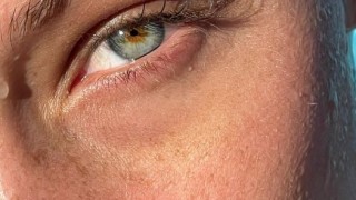 Белла Хадид сподели снимка без грим и филтри 