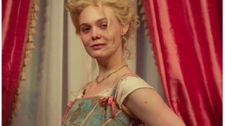Ел Фанинг от сериала "Велика" е много бременна