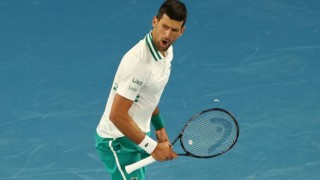 Джокович също на четвъртфинал в Мелбърн, преодоля Раонич и контузията 