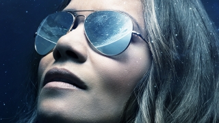 Мистериозна сила изкарва Луната от орбита в "Moonfall" на Роланд Емерих (ВИДЕО)