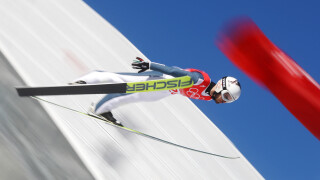 Без напрежение Зографски се класира за скоковете на нормална шанца 