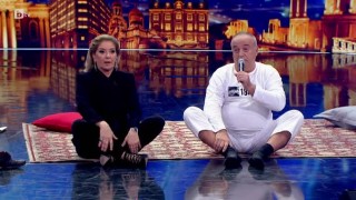 Васил Лазаров показва упражнения