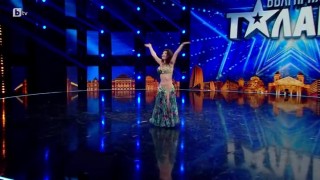 Виолета Вълчева разпали страстите със своя красив belly dance