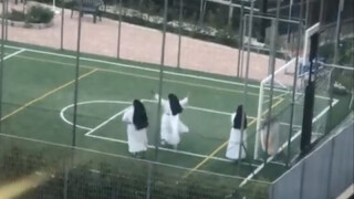 Футбол с божията благословия (ВИДЕО)