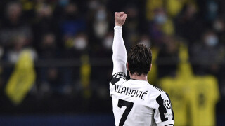 Влахович купи часовници за 100 бона от бижутерията, където всички залагаха