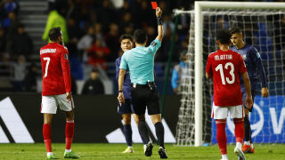 За първи път: Съдия обясни на феновете свое решение