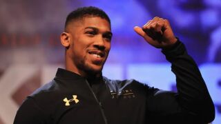 Антъни Джошуа се завръща в Деня на шегата