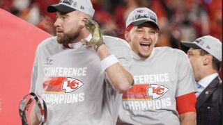 Двама братя един срещу друг на Супербоул