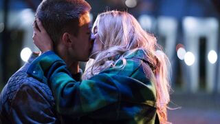 С настъпването на пролетта и разбуждането на природата, страстите ще избухнат с "Красиво бедствие" (ВИДЕО)