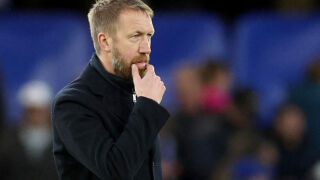 Плашат със смърт треньора на Челси