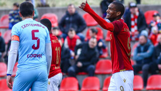 Каранга танцува в Студентски град часове преди мача на ЦСКА