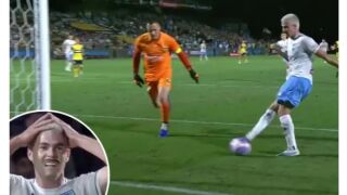 Да, ТОВА е най-изумителният пропуск във футбола (ВИДЕО)