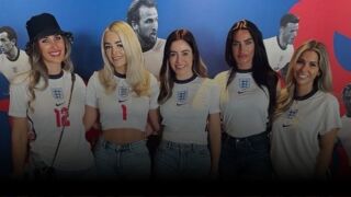 Футболни съпруги, не се снимайте с бижутата си!