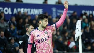 Безупречен Илия Груев с асистенция при 4:0 за Лийдс