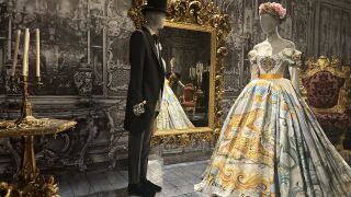 Dolce & Gabbana с бляскава изложба в Париж: 200 модни шедьовъра в Grand Palais  