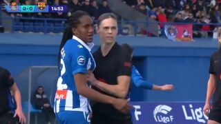 Скандал! Футболистки се проверяват за... пенис (ВИДЕО)