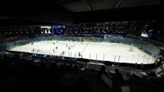 Епидемия на игрите? Отложиха хокеен мач заради норовирус