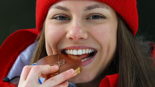 Награждаването на безгрешната Лора Христова! (ЕМОЦИОНАЛНИ СНИМКИ)