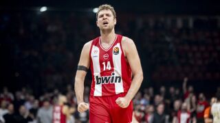 Пред погледа на Джокович: Везенков преподава в Евролигата (ВИДЕО)