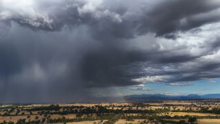 Снимка: Проф. Георги Рачев: Дъждовен уикенд с пролетни температури и рязко захлаждане от понеделник