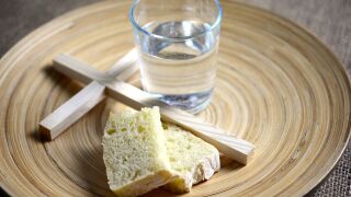 Кога започват Великденските пости през 2026 г.?